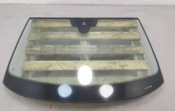 Volkswagen Tiguan Front windscreen/windshield window 