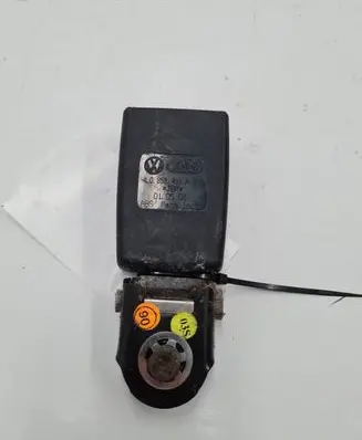 Audi Q7 4L Rear seatbelt buckle 4L0858491A
