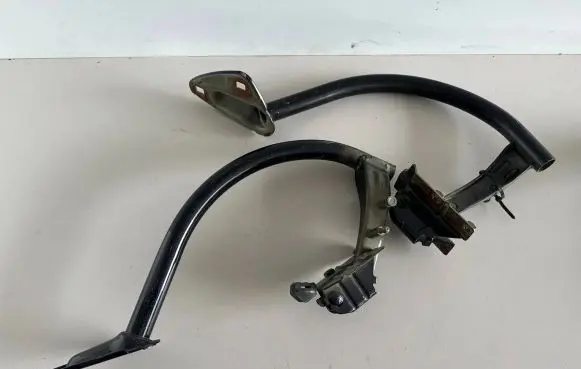 Volkswagen PASSAT CC Tailgate/trunk/boot hinge 3C8827301A