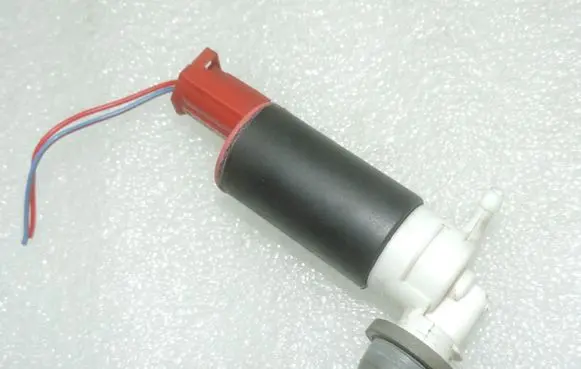 Toyota Avensis T250 Windscreen/windshield washer pump