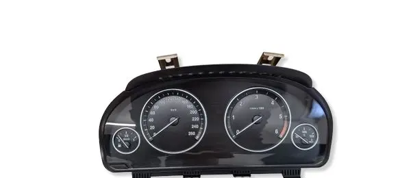 BMW 5 F10 F11 Speedometer (instrument cluster) 9383488