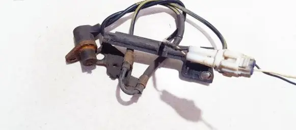 Toyota Avensis T250 ABS brake wheel speed sensor 0265006677 89542-02040
