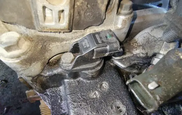 Volvo S60 Camshaft position sensor 8631533 0232103033