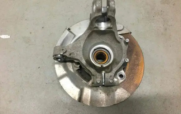 Land Rover Discovery Sport Front wheel hub spindle knuckle LR140538