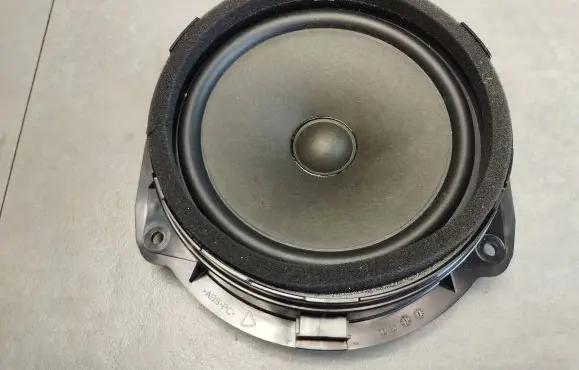 Audi Q2 - Rear door speaker 8V4035411B