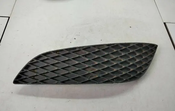 Opel Astra H Front bumper lower grill 13225762