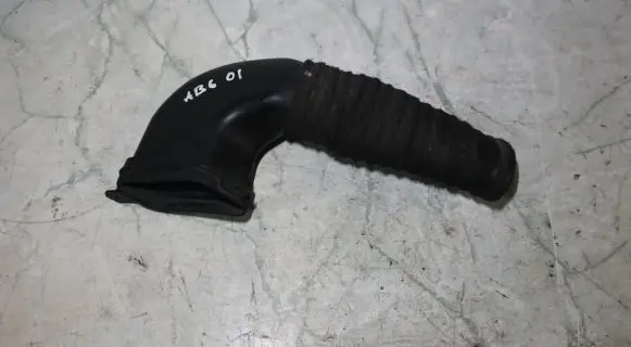 Audi A4 S4 B6 8E 8H Air intake hose/pipe 8E0129604
