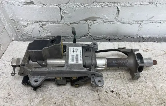 Jaguar XF Steering wheel axle 2W933C529