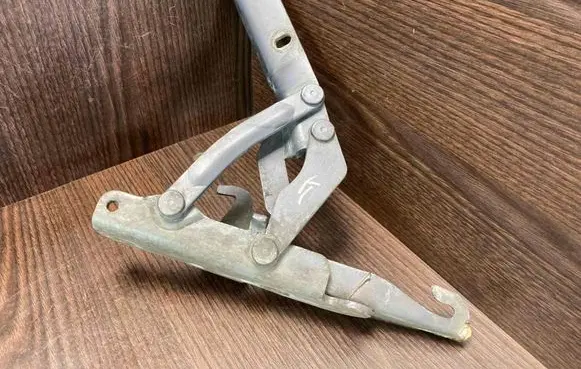Alfa Romeo 166 Engine bonnet/hood hinges 60661409