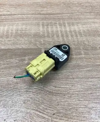 Toyota Avensis T250 Airbag deployment crash/impact sensor 8983305010
