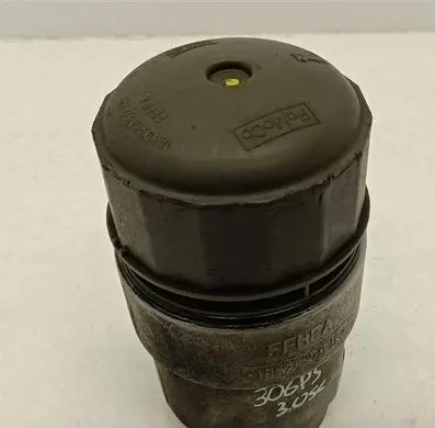 Jaguar F-Pace Oil filter mounting bracket