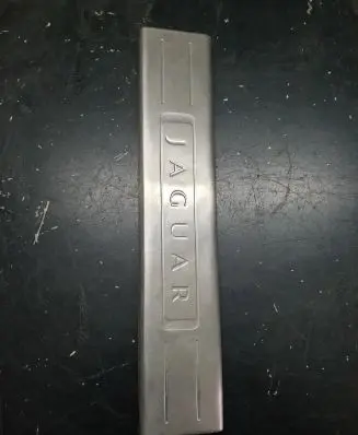 Jaguar XJ X351 Front sill trim cover AW9313201AE