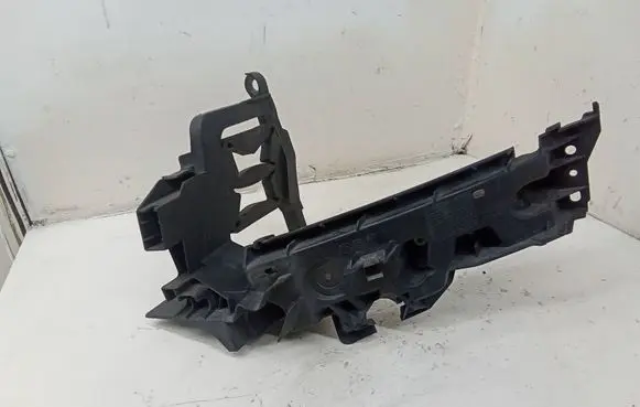 Audi Q5 SQ5 Headlight/headlamp mounting bracket 8R0805607A