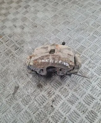 Volkswagen PASSAT B6 Front brake caliper