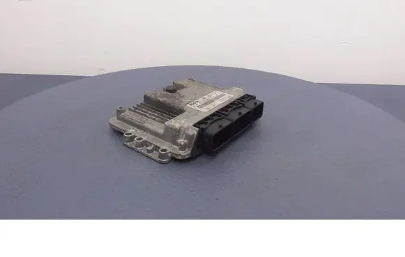 Renault Trafic II (X83) Engine control unit/module ECU 8200635663