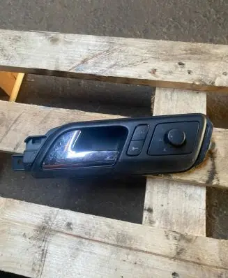 Volkswagen Polo IV 9N3 Front door interior handle 6q1837247g