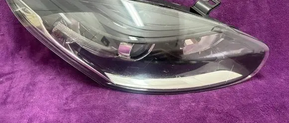 Renault Megane III Headlight/headlamp 260100067R