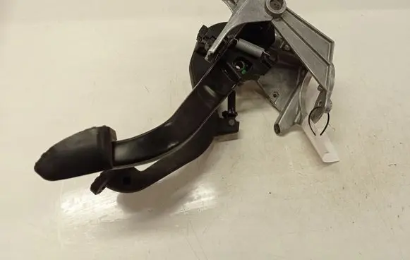BMW 1 E81 E87 Pedal assembly 3500228372501 6781110SL0 42322403