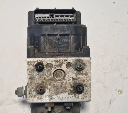 Audi A4 S4 B5 8D ABS Pump 8E0614111