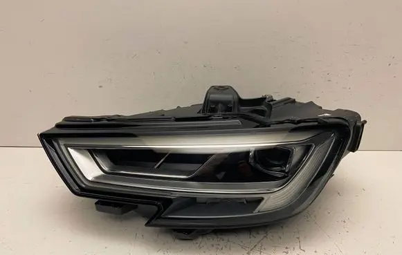 Audi A3 S3 8V Headlight/headlamp 8V0941033C 90104562 42061109