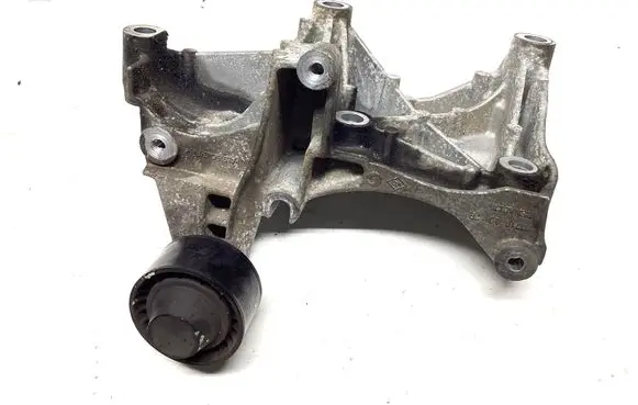 Nissan Qashqai Generator/alternator bracket 117102017R