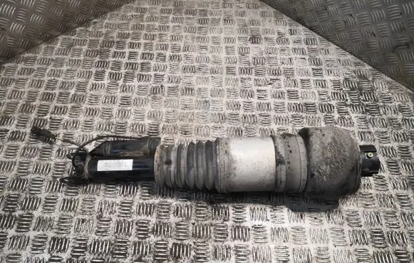 Mercedes-Benz E W211 Front shock absorber/damper 2113209313 A2113209313