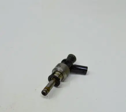 Audi A4 S4 B8 8K Fuel injector 06E036P