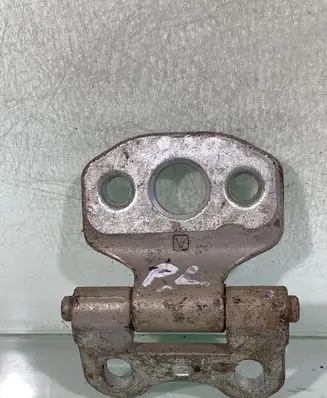 Mercedes-Benz E W210 Front door upper hinge