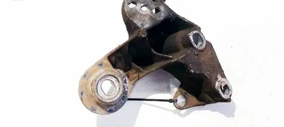 Audi A4 S4 B5 8D Engine mounting bracket 8D0199352H