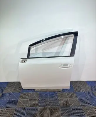Toyota Prius+ (ZVW40) Front door 