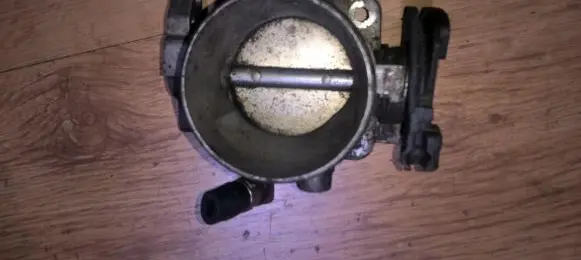 Volkswagen PASSAT B4 Throttle valve 037061bn 4334