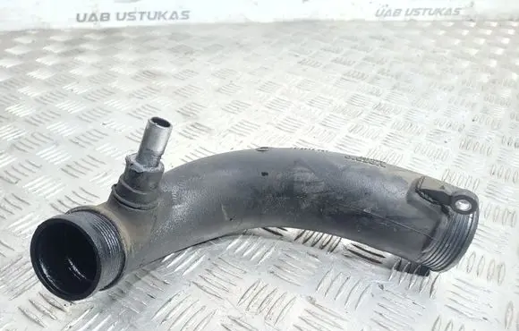 Volvo XC90 Intercooler hose/pipe 30714480