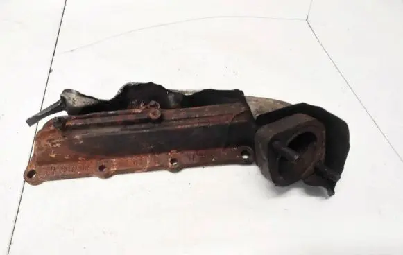 Opel Omega B1 Exhaust manifold 90412500