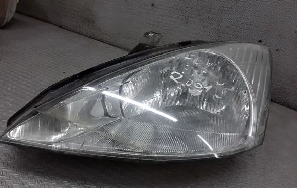 Ford Focus Headlight/headlamp E4209422