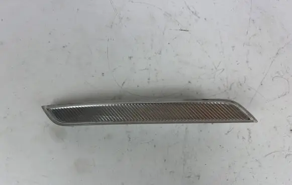 BMW X6 M Front reflector 7187088