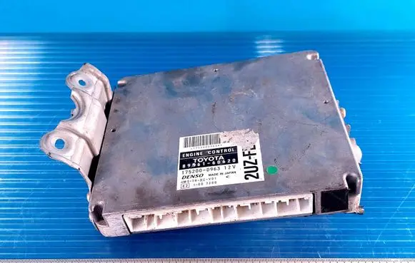 Toyota Land Cruiser (J100) Fuel injection control unit/module 1752000963 8966160620