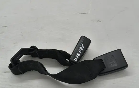 BMW 1 E81 E87 Front seatbelt buckle 9117251