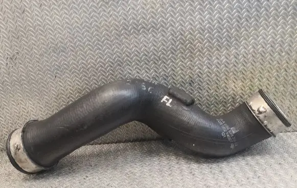Mercedes-Benz C W203 Intercooler hose/pipe 2035282082