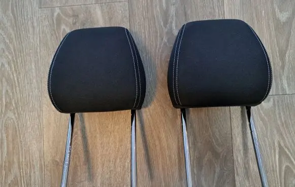 Ford Puma Front seat headrest 