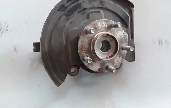 Front wheel hub
