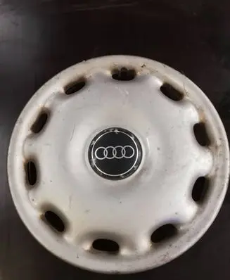Audi A3 S3 8L R16 wheel hub/cap/trim 8A0601147A PA66MV30