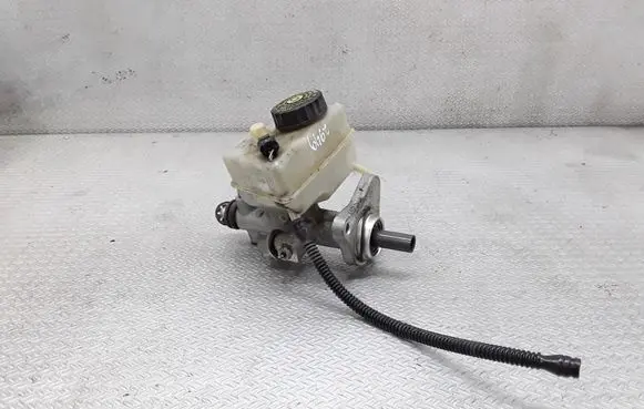 Mercedes-Benz C W203 Master brake cylinder A2084300002