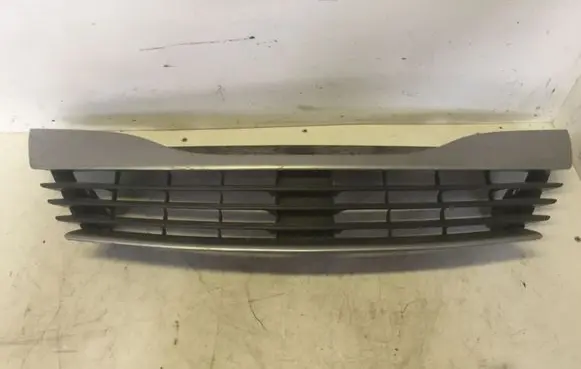 Renault Laguna II Front bumper upper radiator grill 8200012581