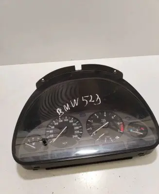 BMW 5 E39 Speedometer (instrument cluster) 62118372359 110008735025 8372359
