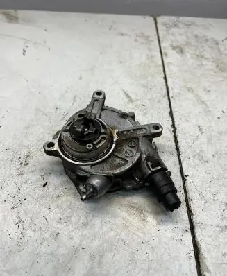 Mercedes-Benz C W204 Vacuum pump A2722300565 141111203057