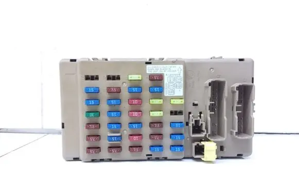 Subaru Outback Fuse module LB101001B JB200500N