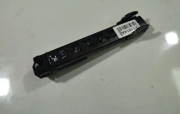 Volkswagen PASSAT B6 Seat belt adjustment rail 0070393