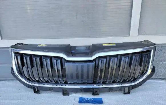 Skoda Karoq Front bumper upper radiator grill 57A853653B