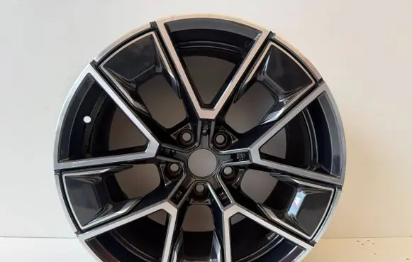 BMW 4 G22 G23 G24 G26 R18 alloy rim 8747303