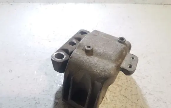 Volkswagen Golf IV Engine mount bracket 1J0199262